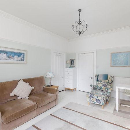 Central Hove Flat W Large Garden Екстер'єр фото