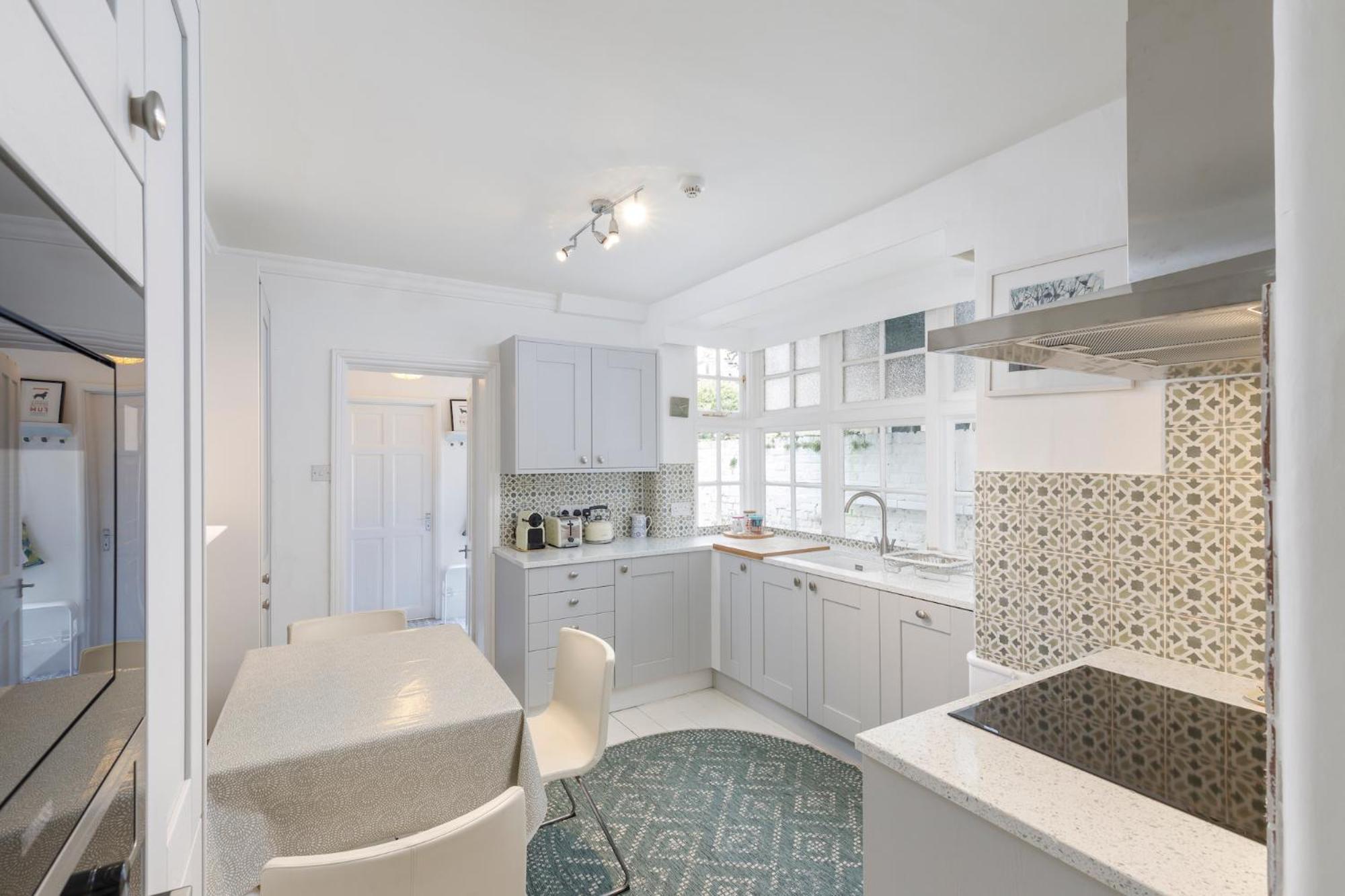 Central Hove Flat W Large Garden Екстер'єр фото